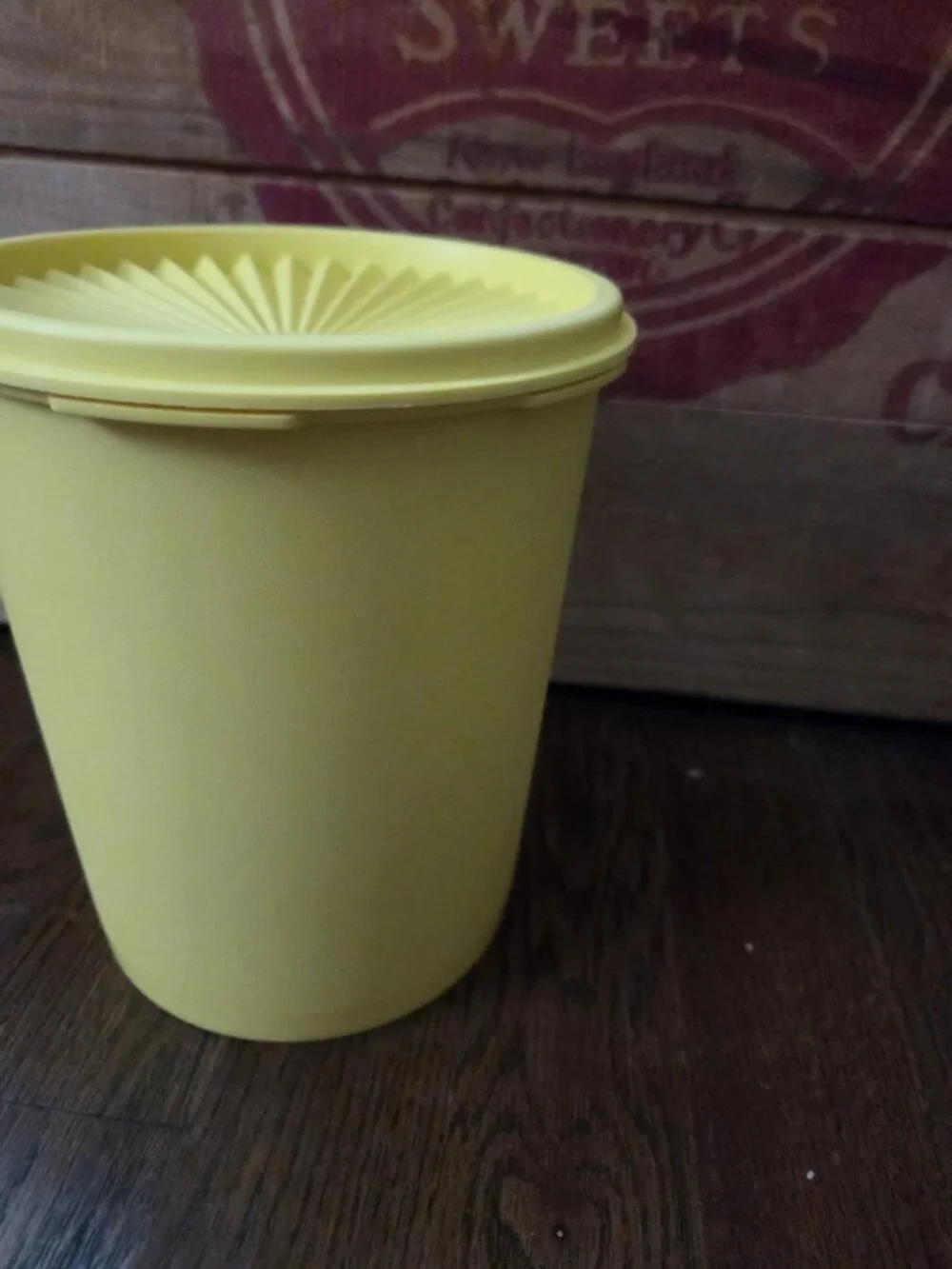 Vintage Yellow Tupperware Servalier 7